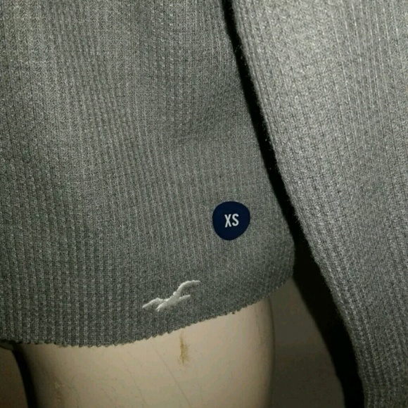 Hollister Gray Long Sleeve Crop Top Sweatshirt - Picture 2 of 8